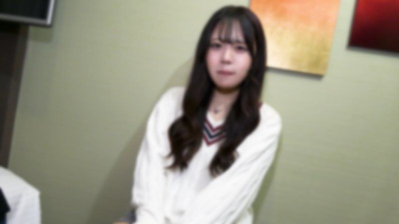 【初次拍摄】以偶像出道为目标的纤细梓酱。虽然害羞，但在后入式时却呻吟，白皙的肌肤也变红了。「不行、好舒服、要去了！」将热情精液注入紧缩的淫穴深处