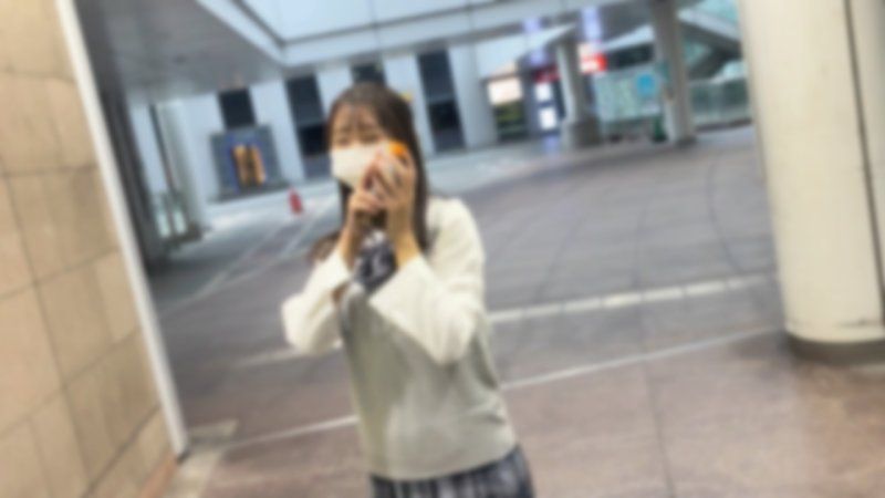 【初次拍摄】前几天才毕业的18岁偶像候选人优香酱。「这，好舒服。。」神级体质第一次用电动按摩棒就多次痉挛，高潮到不行。穿着制服，用锻鍊过的腰部在滑熘熘的白虎淫穴裡中出