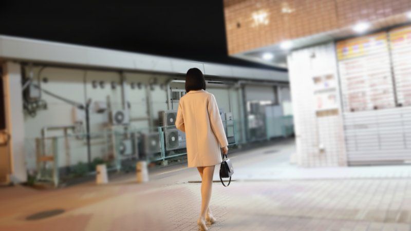 【初次拍摄】新婚人妻花恋28岁♡结婚1年后性爱次数大幅减少…背叛丈夫，偷情自拍！年轻妻子因为太痒，自己主动应徵不伦，用别人的鸡巴高潮疯狂，大量颜射让她完全堕落♡