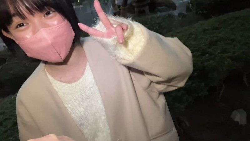 无修正 初次拍摄！！麻里子酱♡大叔对她纤细的萝莉身材兴奋不已，大量中出＆口爆！！